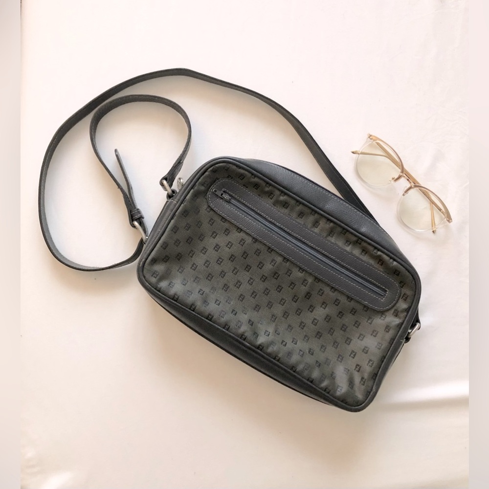 Fendi - 80's VINTAGE Crossbody - Black/Grey Leather